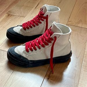 Good News sneakers Women’s size 8